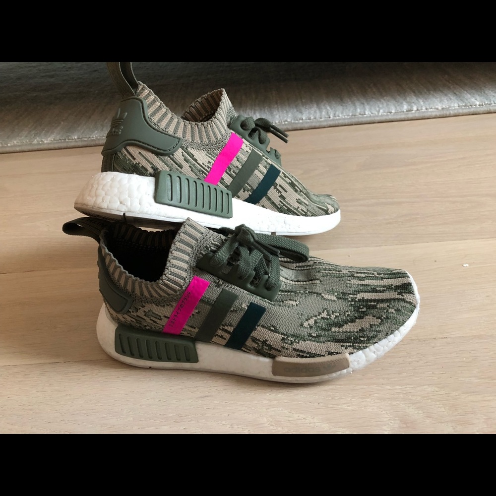 ADIDAS ORIGINALS NMD R1 WOMENS’S SNEAKERS